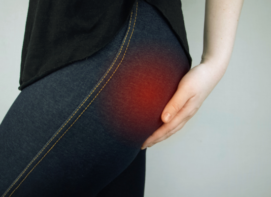 Douleur dans la fesse : quoi faire?